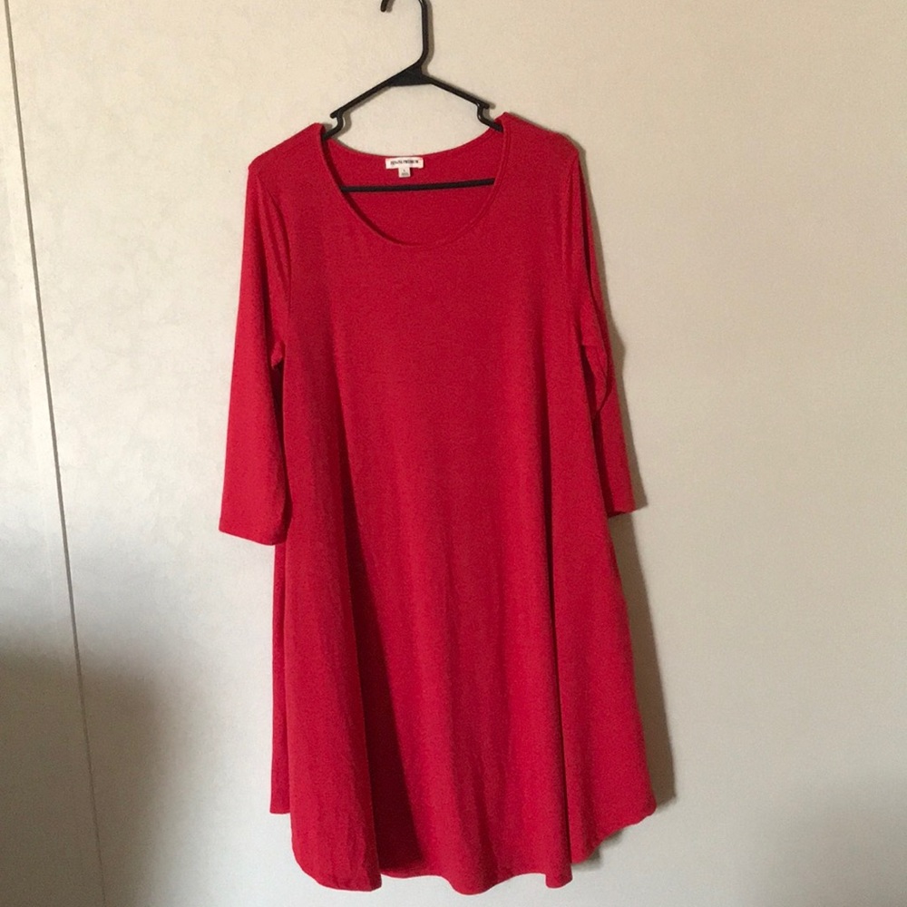 Red three quarter sleeve side pocket tunic dress